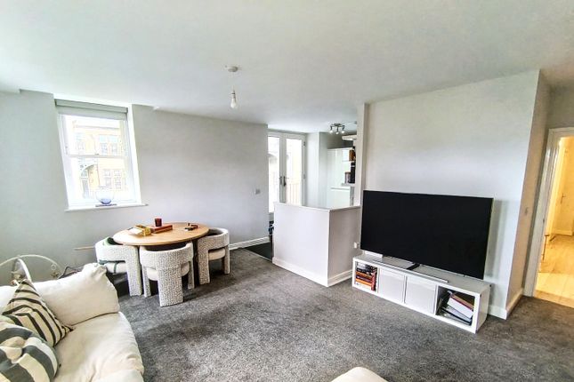 103A, Lancaster photo 5