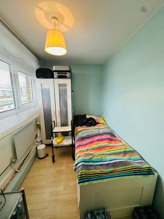 Duplex for sale in Stockwell Park Road, London