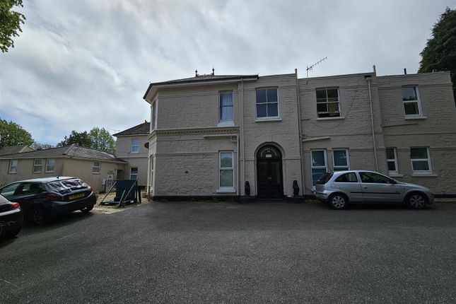 Flat to rent in Victoria Avenue, Shanklin