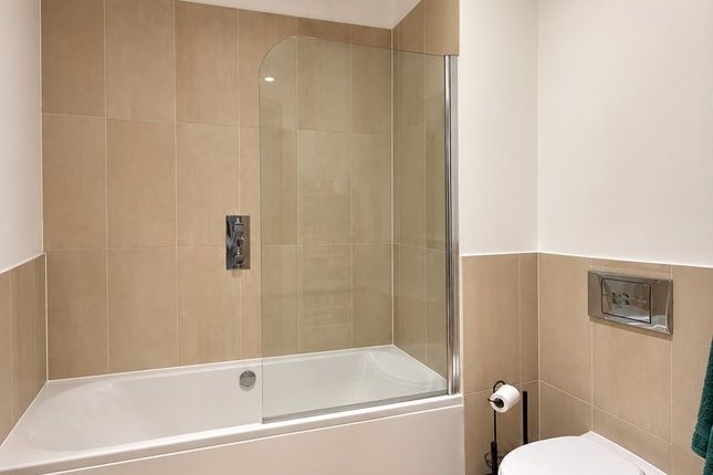 Canon Court, 91,Flat 24, Manor Road, Wallington photo 4