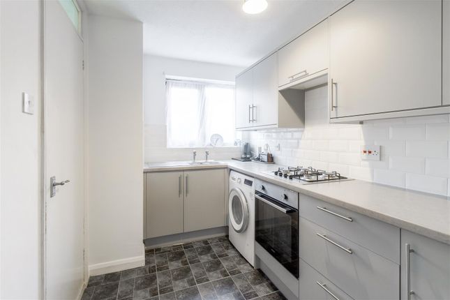 230, Senwick Drive, Wellingborough photo 5