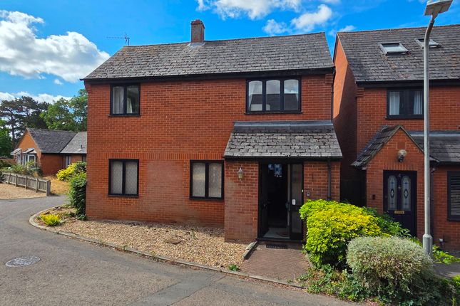 6 Waterhouse Close, Newport Pagnell photo 4