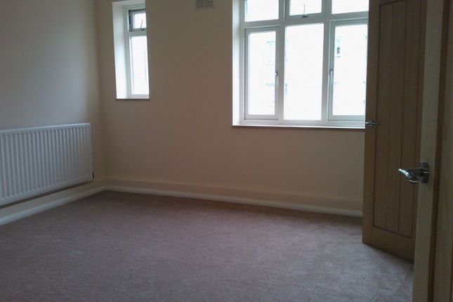 Flat to rent in Shirley House Drive, Charlton