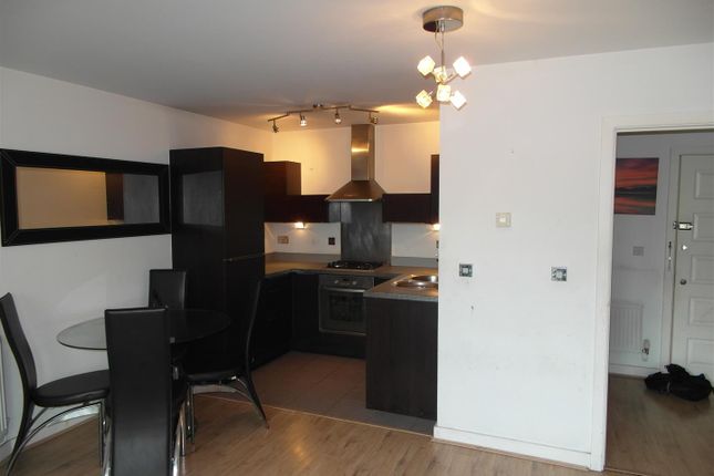 Flat 29, Gateway Court, Ilford photo 2