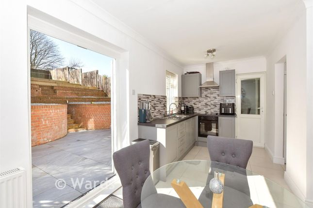 27, Eden Avenue, Chatham photo 3