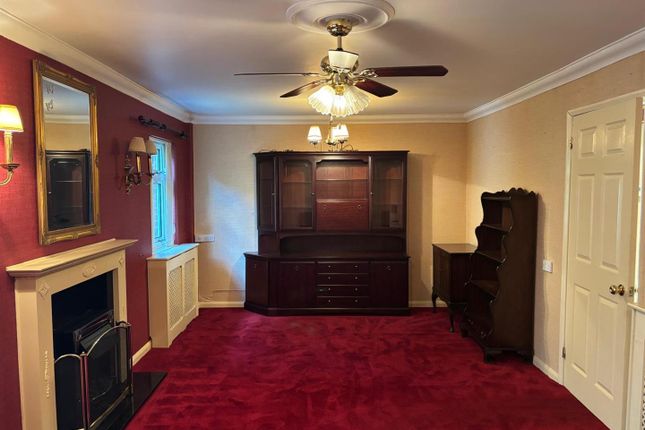 Thumbnail Property to rent in Hopton Road, Stevenage