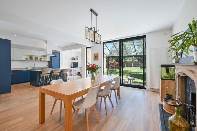 63 Portsmouth Road, Surbiton photo 2