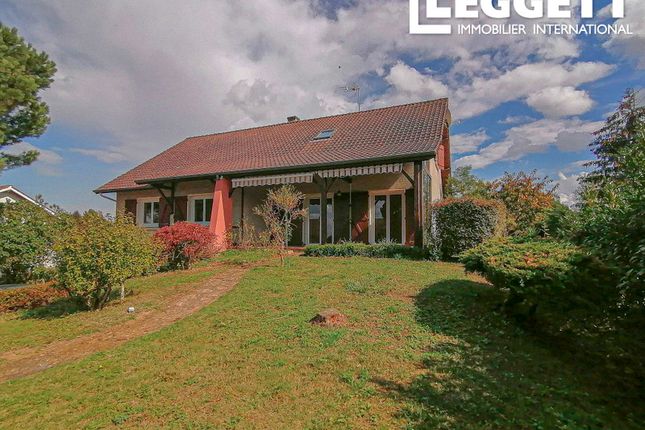 Thumbnail Villa for sale in Louhans, Saône-Et-Loire, Bourgogne-Franche-Comté