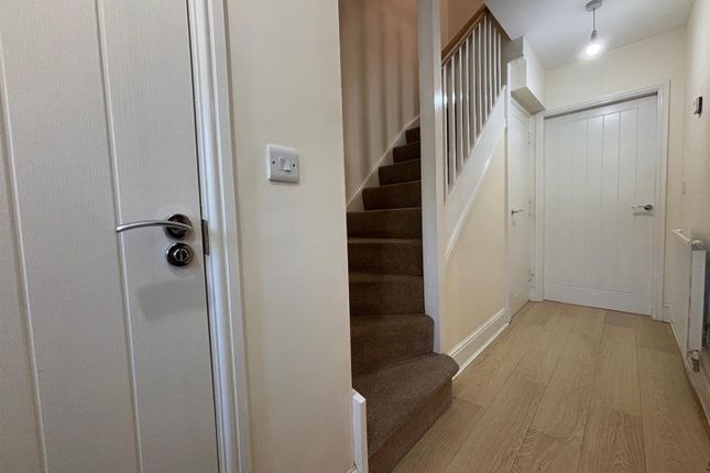 15, Clos Y Doc, Llanelli photo 2