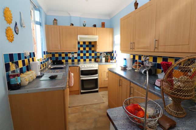 19, Broom Terrace, Rotherham photo 2