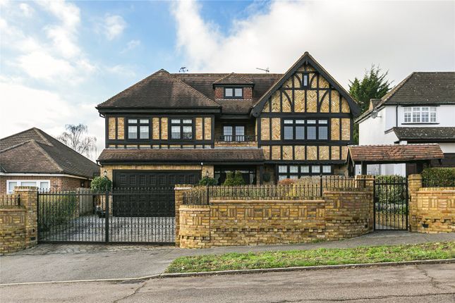 Thumbnail Detached house for sale in Newmans Way, Hadley Wood, Herts