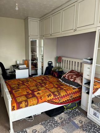 Thumbnail Flat to rent in Altmore Avenue, London