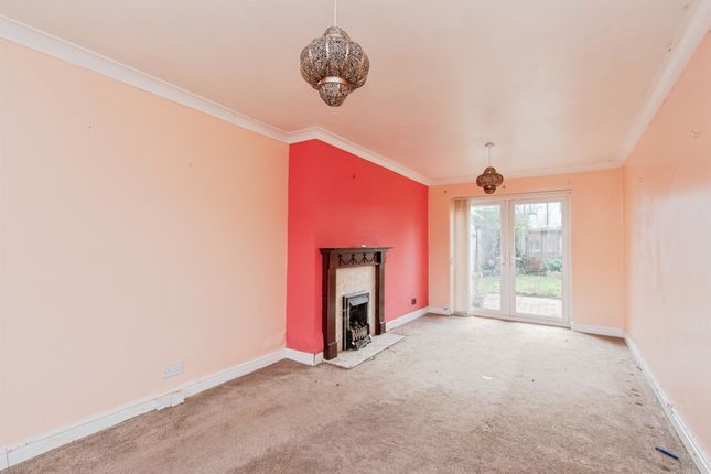 95, Ruskin Drive, CASTLEFORD photo 2
