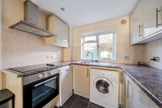 83B, Brockhurst Road, Buckinghamshire photo 3