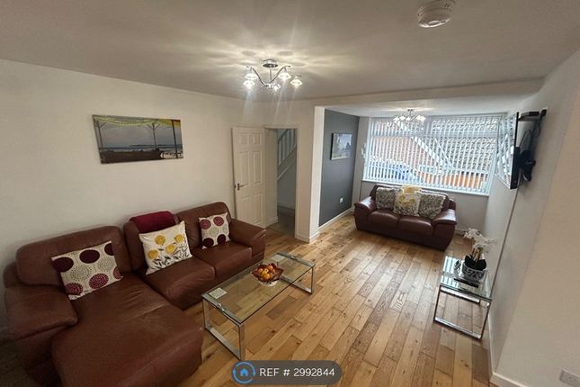 Main St, Shadwell, Leeds photo 2