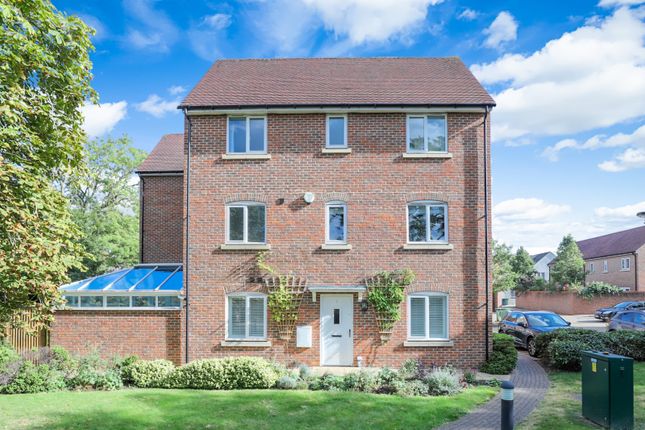 Town house for sale in Barberi Close, Littlemore, Oxford
