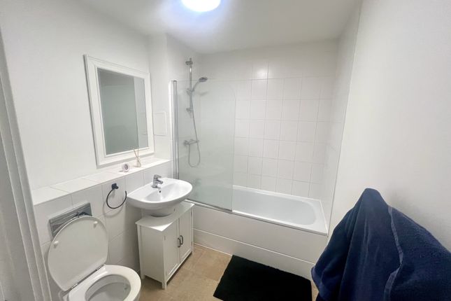 64 Saxon House, Little Brights Road, Belvedere photo 5