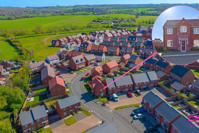 32, Holden Drive, Swadlincote photo 2
