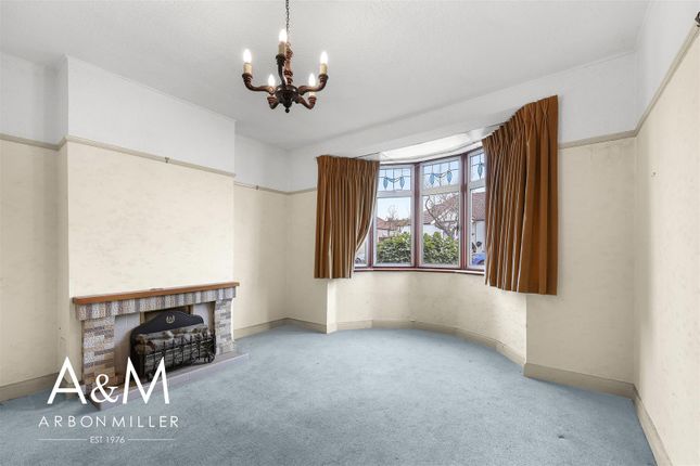 74, Clinton Crescent, Hainault photo 2