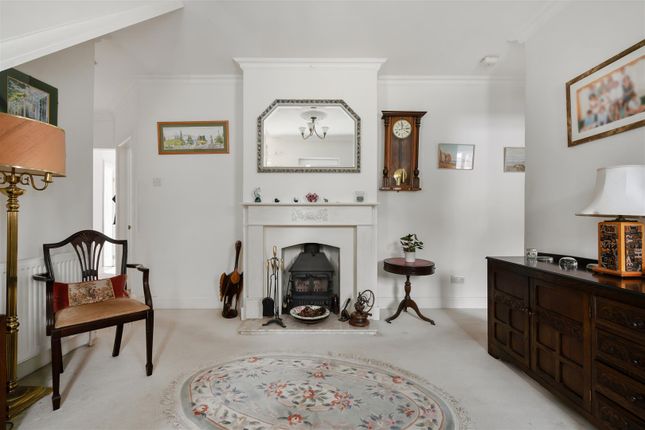 57, Whitelands Avenue, Chorleywood photo 4