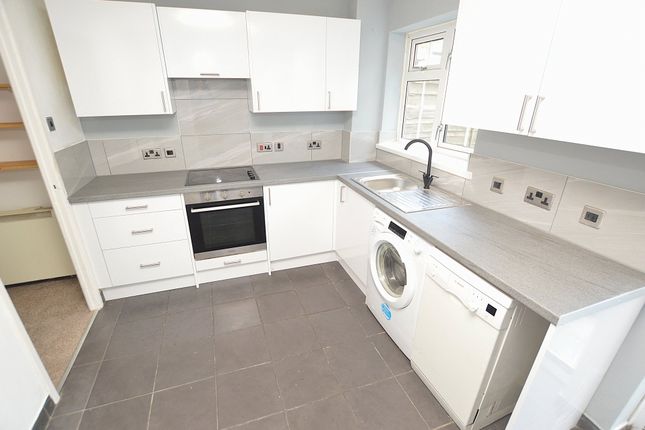 6, Lowertown Close, Saltash photo 2
