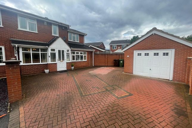 Property to rent in Marden Close, Willenhall