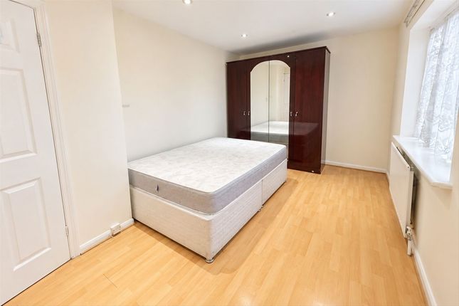 Johnson Road, Hounslow photo 5
