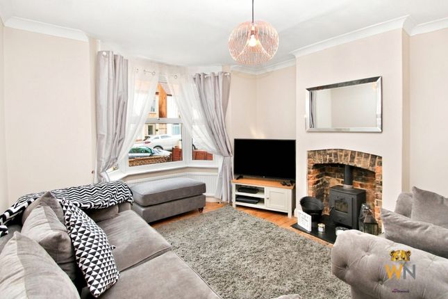 10, Douglas Road, Hornchurch photo 3