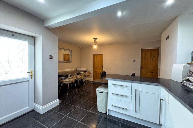849, Manchester Road, Rossendale photo 4