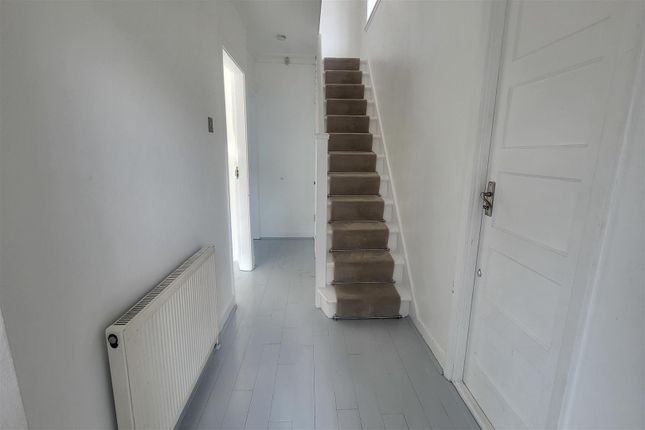 54, Lonsdale Drive, Enfield photo 3