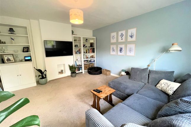 Flat to rent in Long Gore, Godalming, Surrey