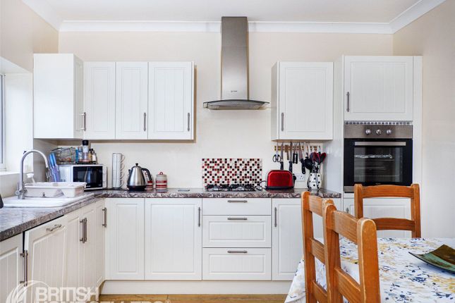 7, Lessington Avenue, Romford photo 4