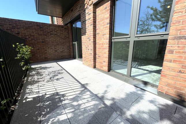 201, Union Court, Fauna Walk, WATFORD photo 2