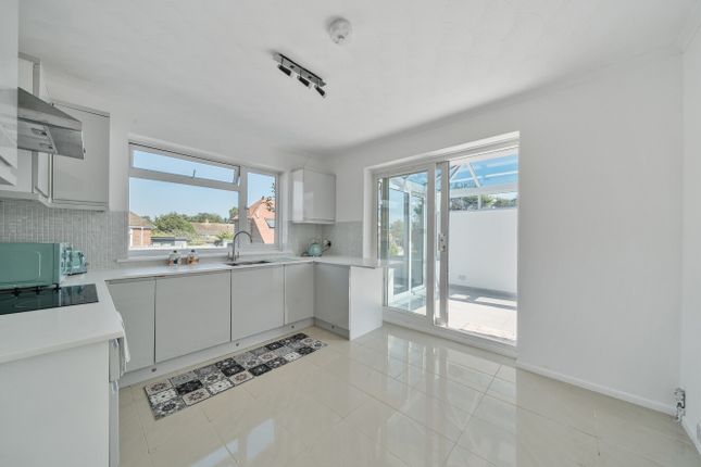 14, Norbury Drive, West Sussex photo 3