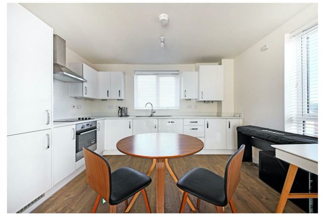 Flat for sale in Lawrence Weaver Road, Cambridge