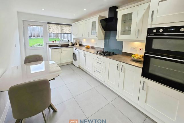 11 Crown Green, Mansfield photo 3