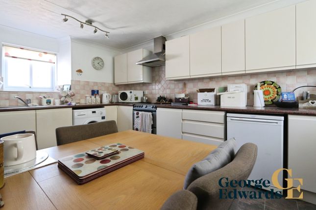 Llwynon Bach, Llwynon Bach, FISHGUARD photo 4