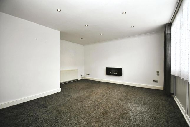 47, Dulverton Close, Hull photo 3