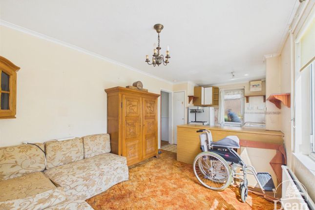 52, Templeway West, Lydney photo 4