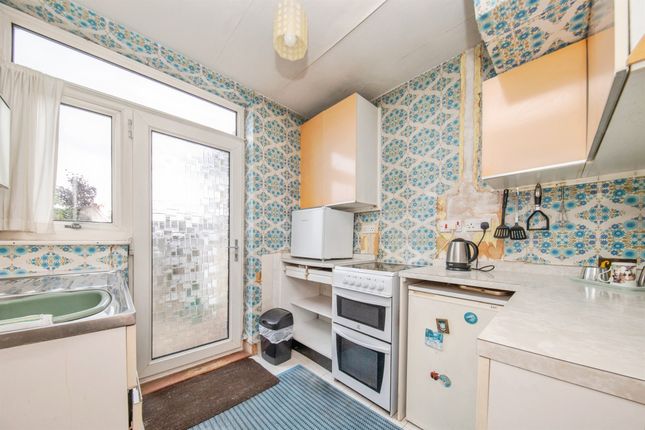 66, Heath Lane, Ipswich photo 2