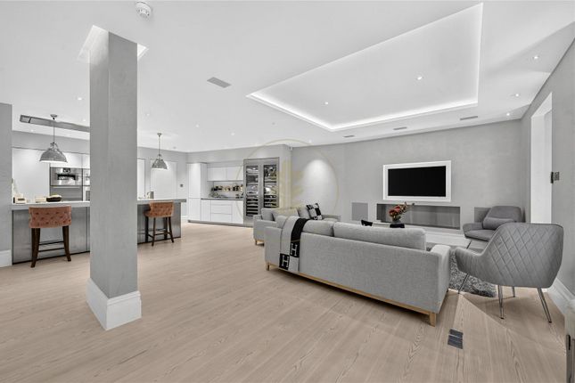 Flat 36, 30, Blandford Street, London photo 3