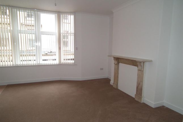 Flat to rent in Gold Street, Town Centre