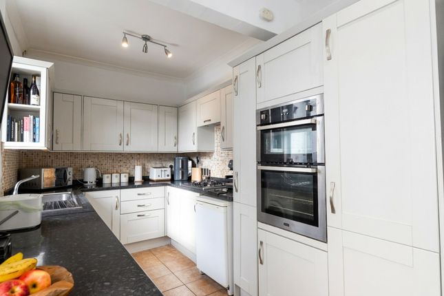 2 Beaufort Avenue, Manchester photo 3