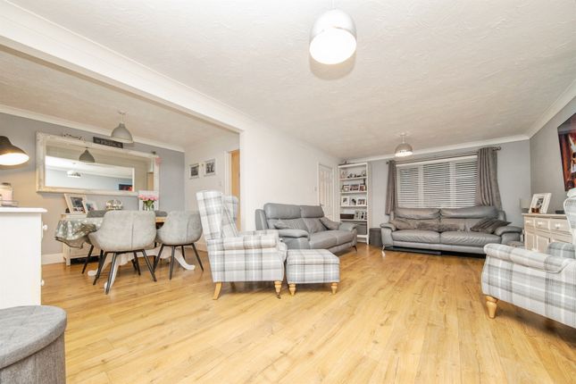 18, Mountbatten Drive, Colchester photo 3
