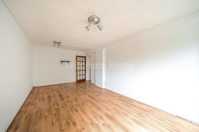 7, Deanswood, Bounds Green photo 4