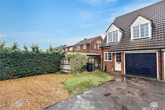 3-bed semi-detached on Chapman Walk, Berkshire, £340,000