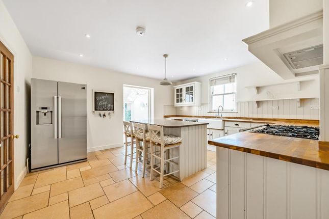 Thumbnail Cottage to rent in Andover Road, Highclere