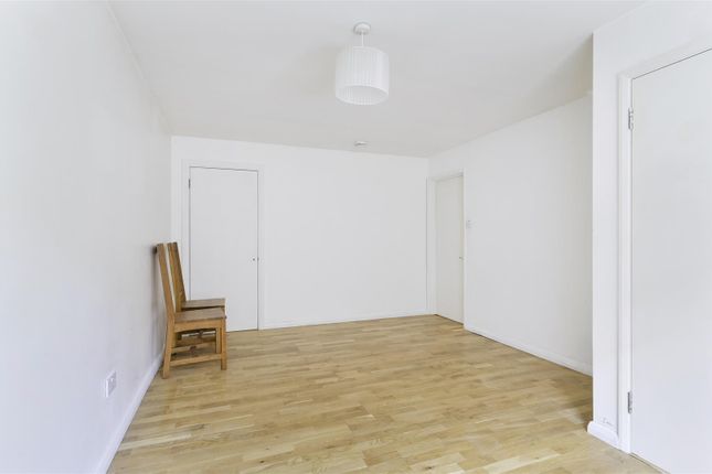Flat to rent in Tower Road, Tadworth