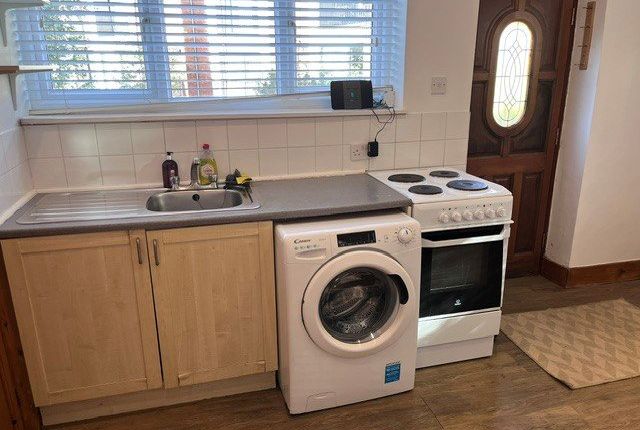 The Studio Flat, 57, St Margarets Avenue, Whetstone photo 5