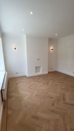 46 Montrose Avenue, Welling photo 4